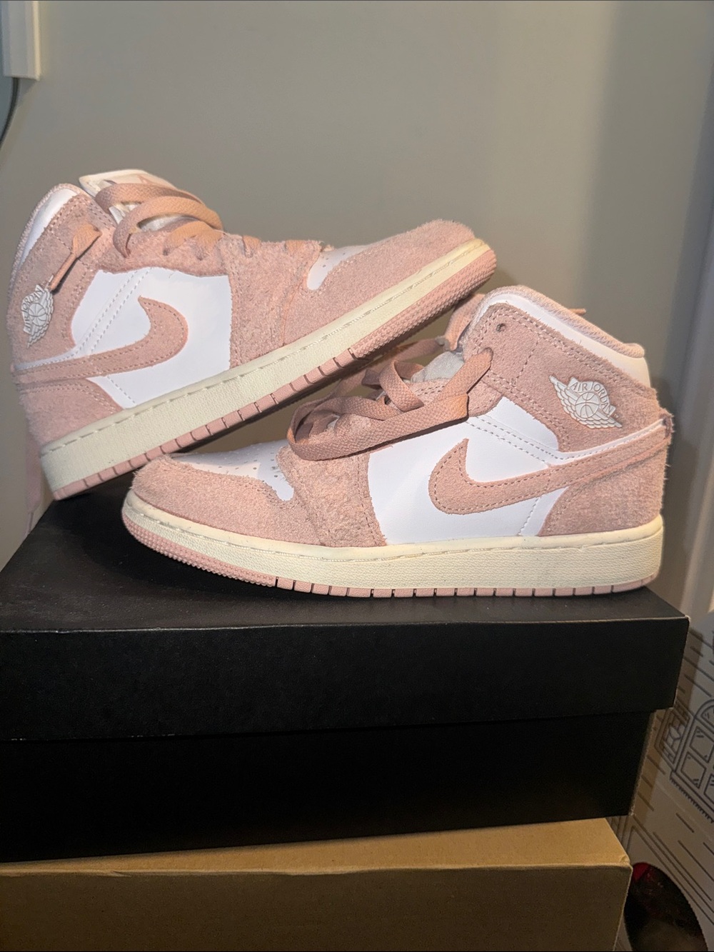 Jordan Low-Top Sneakers in Blush Pink and White